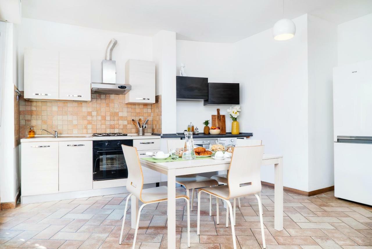 Four Bedroom Villa Near Metro Milano Eksteriør bilde