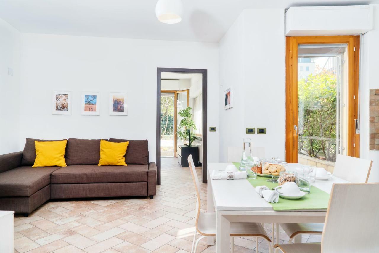 Four Bedroom Villa Near Metro Milano Eksteriør bilde